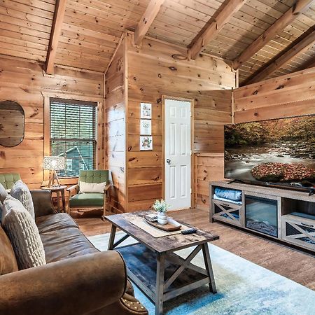 Mama Bear'S Moonshine Ridge Villa Gatlinburg Exterior foto